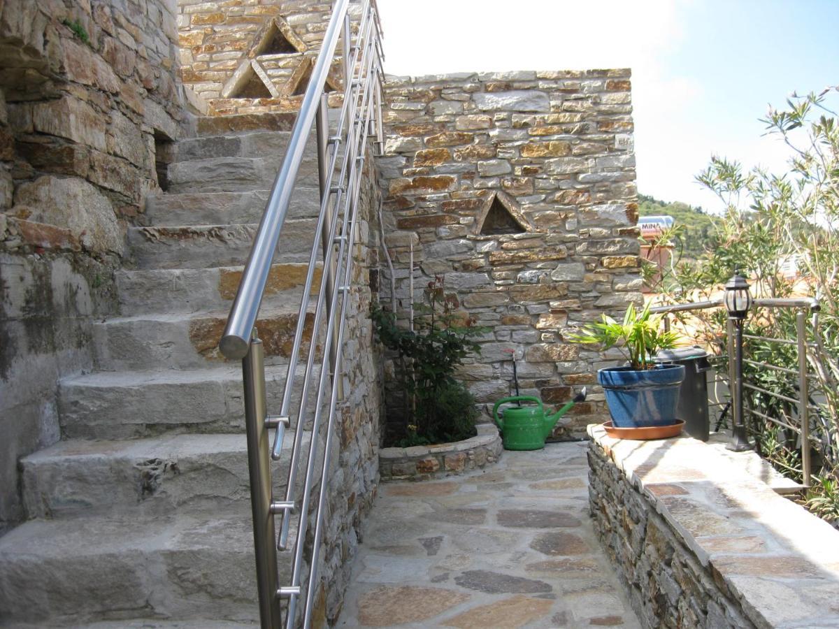 Astra-Ferienhaus Mit Grosser Dachterrasse Und Top-Ausstattung In Nas 阿尔门尼斯蒂斯 外观 照片