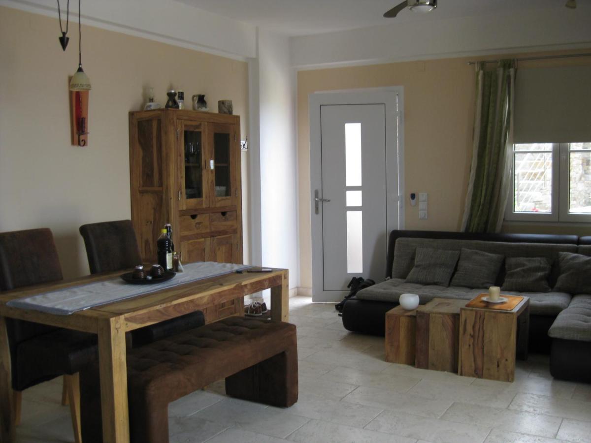 Astra-Ferienhaus Mit Grosser Dachterrasse Und Top-Ausstattung In Nas 阿尔门尼斯蒂斯 外观 照片