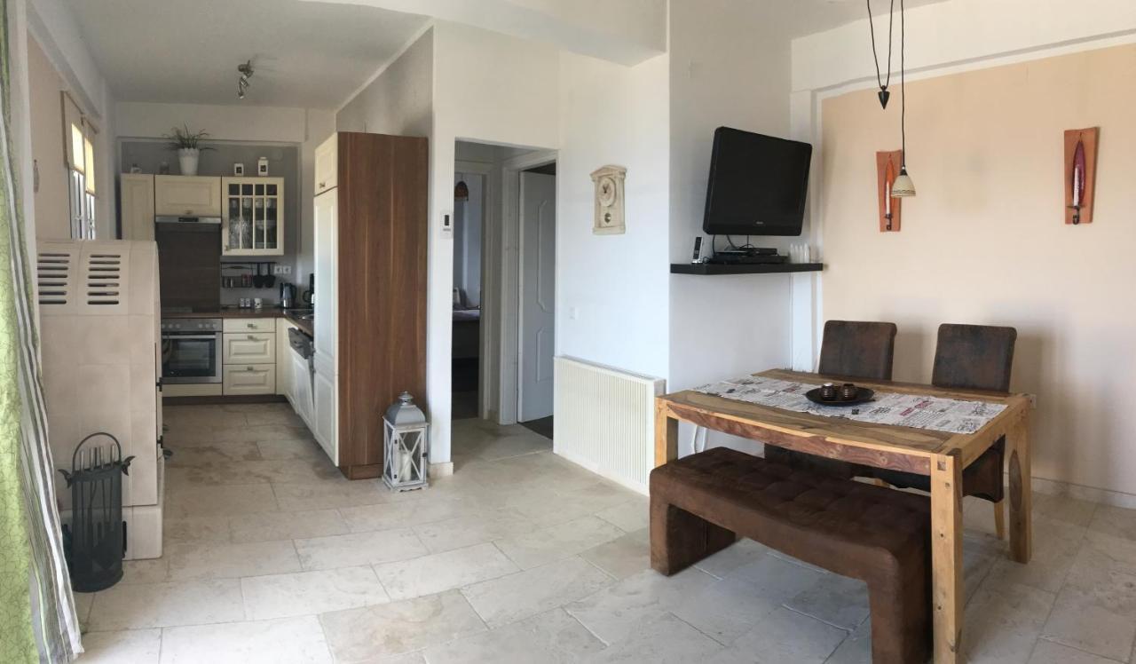 Astra-Ferienhaus Mit Grosser Dachterrasse Und Top-Ausstattung In Nas 阿尔门尼斯蒂斯 外观 照片