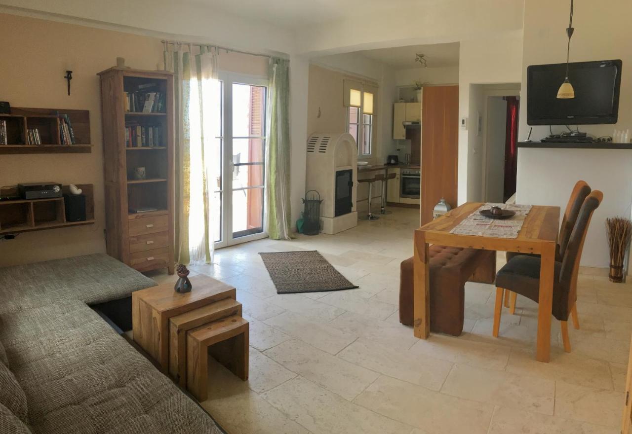 Astra-Ferienhaus Mit Grosser Dachterrasse Und Top-Ausstattung In Nas 阿尔门尼斯蒂斯 外观 照片